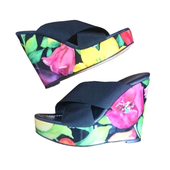 Donald J. Pliner Limited Edition Hand Painted Tropical Wedge Sandals - Picture 10 of 10